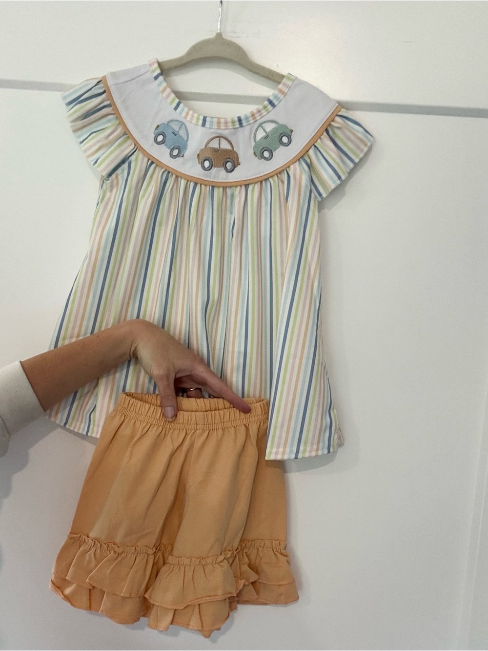 Abby & Evie Striped Embroidered Cars Ruffle Short Set Size 2T New - Picture 3 of 5